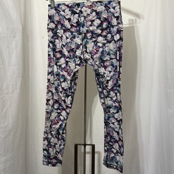 Lululemon crop leggings with 10.5 rise SZ 10 - Picture 3 of 4